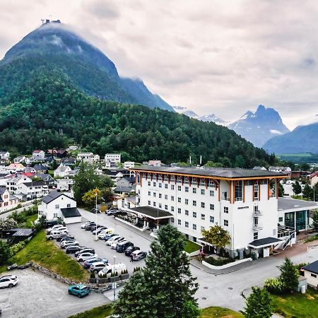 Grand Hotel - By Classic Norway Hotels Åndalsnes المظهر الخارجي الصورة