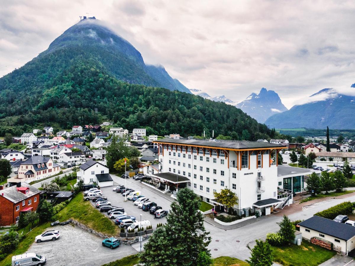 Grand Hotel - By Classic Norway Hotels Åndalsnes المظهر الخارجي الصورة