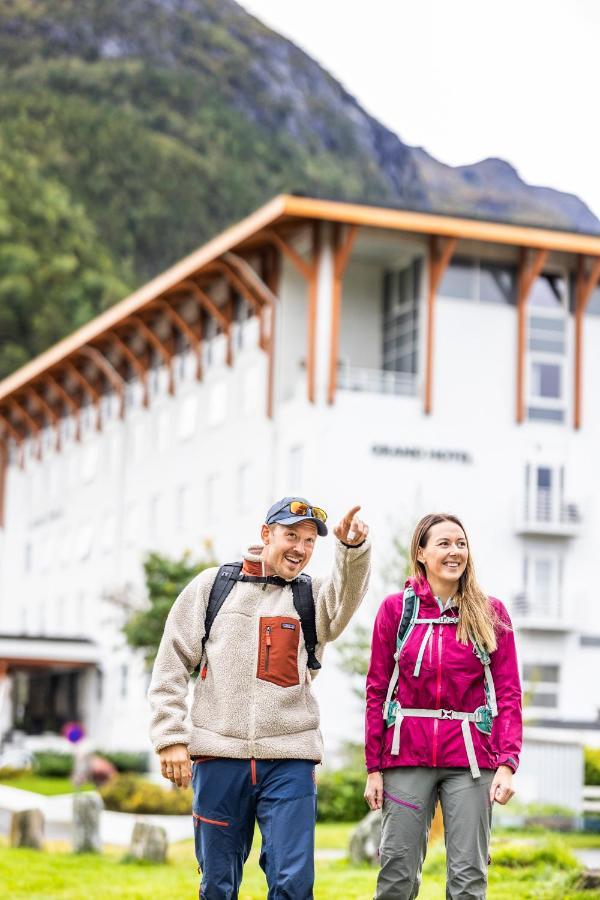 Grand Hotel - By Classic Norway Hotels Åndalsnes المظهر الخارجي الصورة