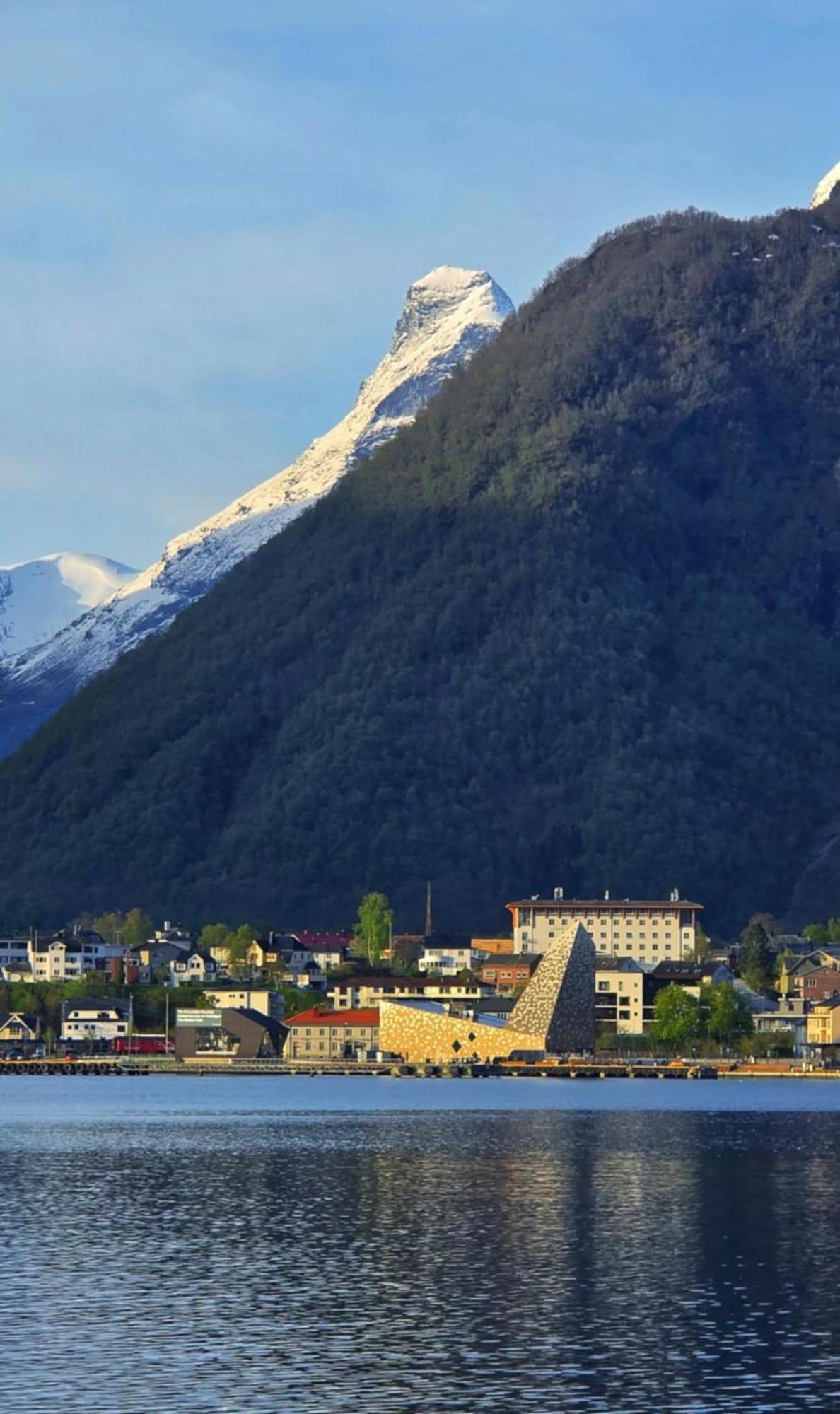 Grand Hotel - By Classic Norway Hotels Åndalsnes المظهر الخارجي الصورة