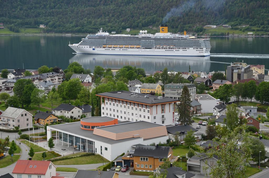 Grand Hotel - By Classic Norway Hotels Åndalsnes المظهر الخارجي الصورة