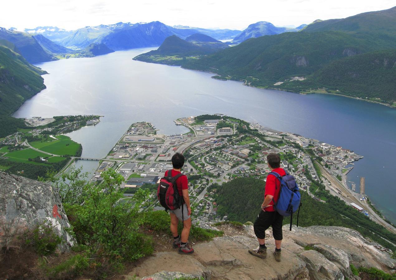 Grand Hotel - By Classic Norway Hotels Åndalsnes المظهر الخارجي الصورة